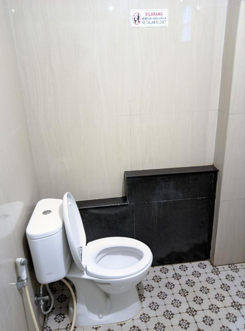 Teratai Residence Mitra Reddoorz Medan Exteriér fotografie