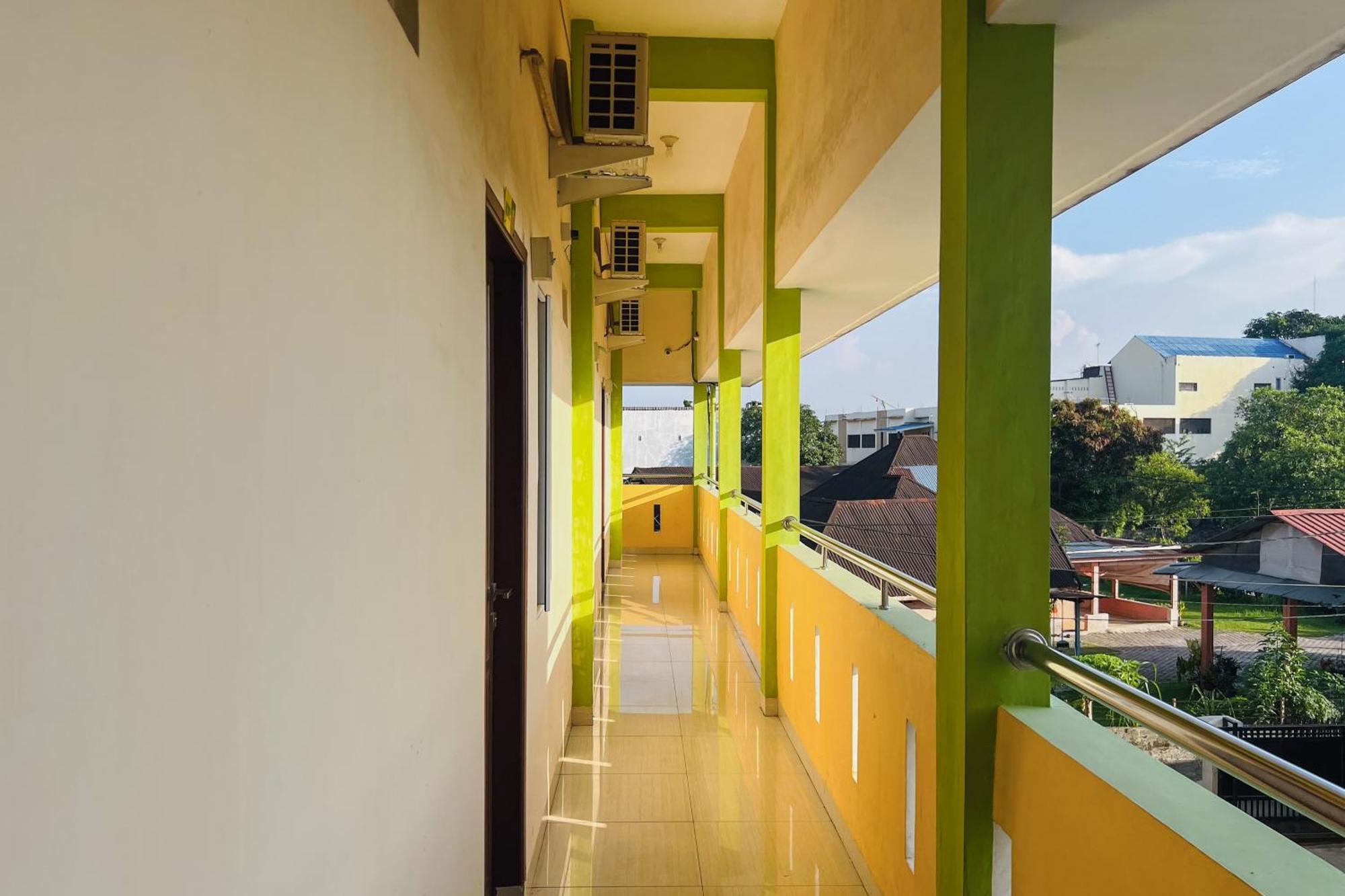 Teratai Residence Mitra Reddoorz Medan Exteriér fotografie